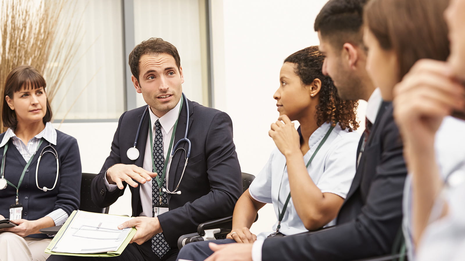 Menschen im Fachgespräch